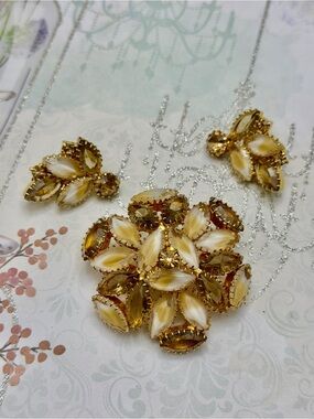 Vintage Gold and Cream Givre Glass Brooch and Earring Set